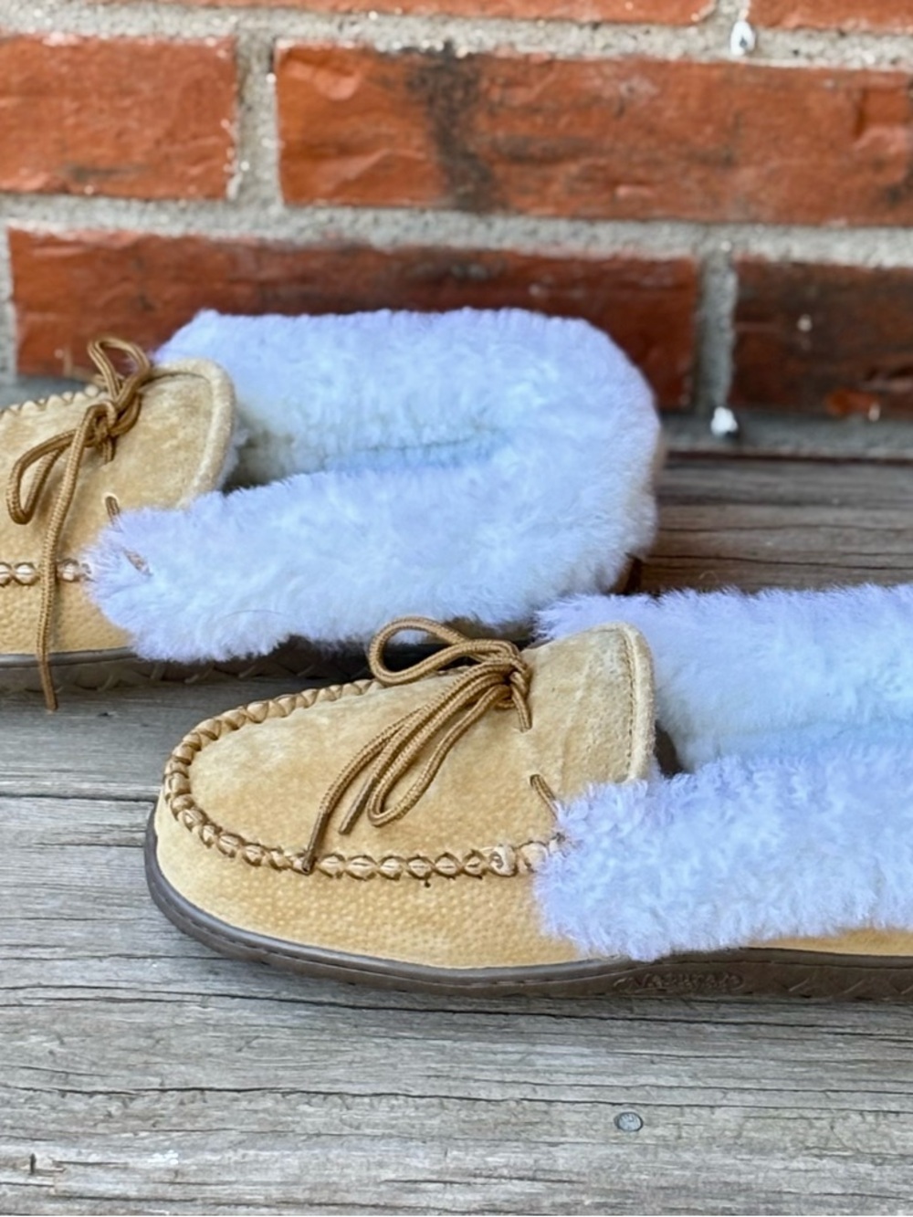 Natural Reflections Iceland II Women's Suede Sheepskin Slippers Sz 9M - Picture 4 of 7